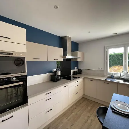 בית הארחה .le Grand Suffren. Maison Familiale La Pironniere 4*