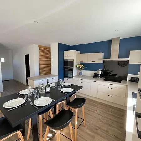 בית הארחה .le Grand Suffren. Maison Familiale La Pironniere